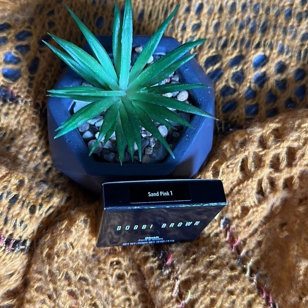 NIB Bobbi Brown Blush, Sand pink 1 , 0.13 Ounce